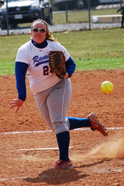 Softball-Meismer-pitch Softball-Meismer-pitch